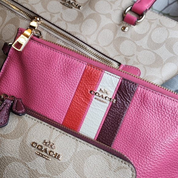 COACH gallery tote - Picture 3 of 6